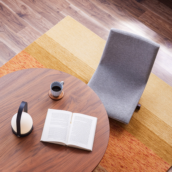 画像はイメージです。チェア以外は返礼品に含まれておりません。