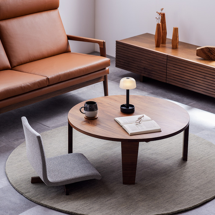 画像はイメージです。チェア以外は返礼品に含まれておりません。