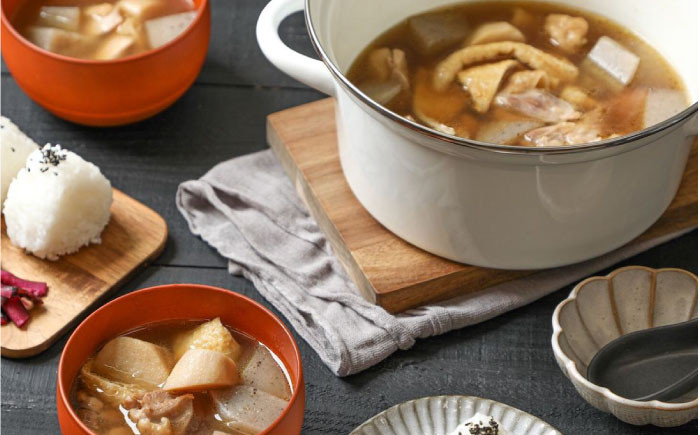 簡単本格郷土料理！大洲名物さといもを使った「いもたきセット(贅沢スープ入）」