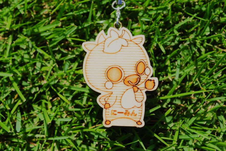 新見市マスコットキャラクター「にーみん」を、レーザー加工で丁寧に彫り上げました。