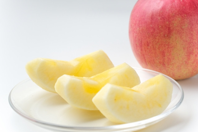 シャキッとした歯ごたえで、甘味と酸味のバランスがよい「サンふじ」。