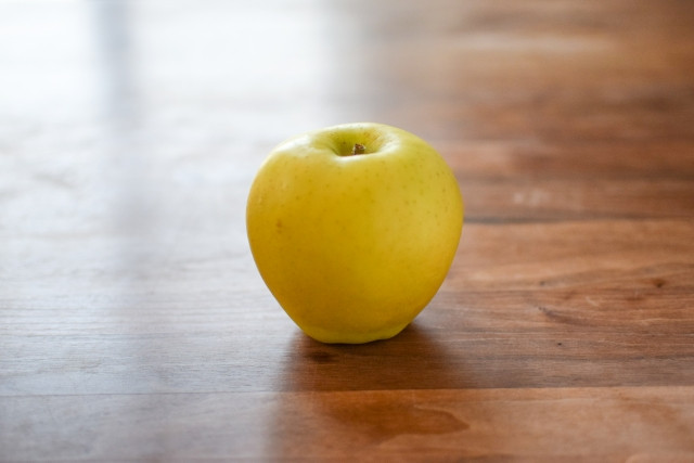 強い甘さの中にさわやかな酸味がある「シナノゴールド」。