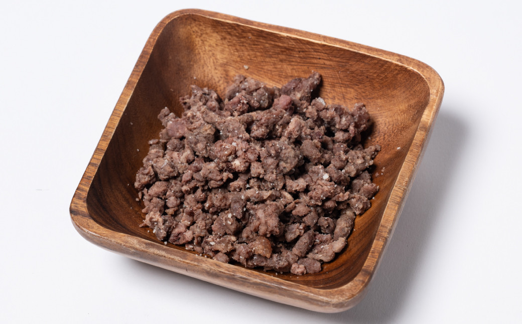 鹿肉特有の風味と香りが、食欲をそそり、偏食や食欲不振のペットにもぴったりです。