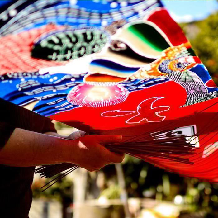 豊かな色彩は何十年という時を経ても色あせることがありません。