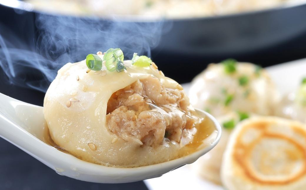 【全3回定期便】【ギフト対応可】フライパンで焼くだけ 長崎焼小籠包3種詰合せ 蓮華2個付 / 点心 中華 長崎 小籠包 グルメ