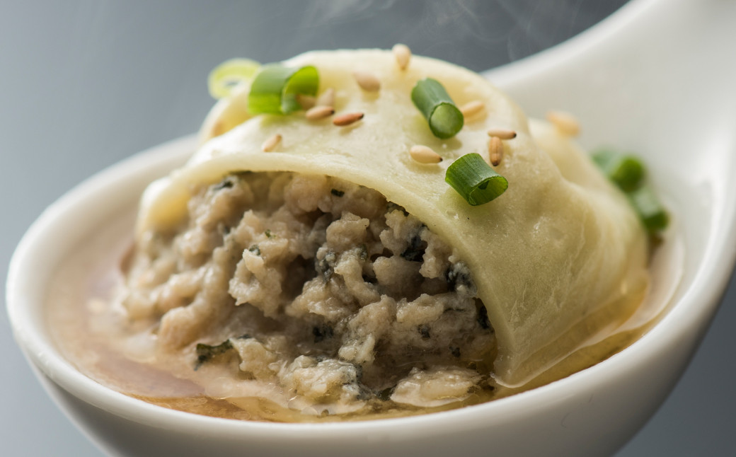 【全3回定期便】【ギフト対応可】フライパンで焼くだけ 長崎焼小籠包3種詰合せ 蓮華2個付 / 点心 中華 長崎 小籠包 グルメ