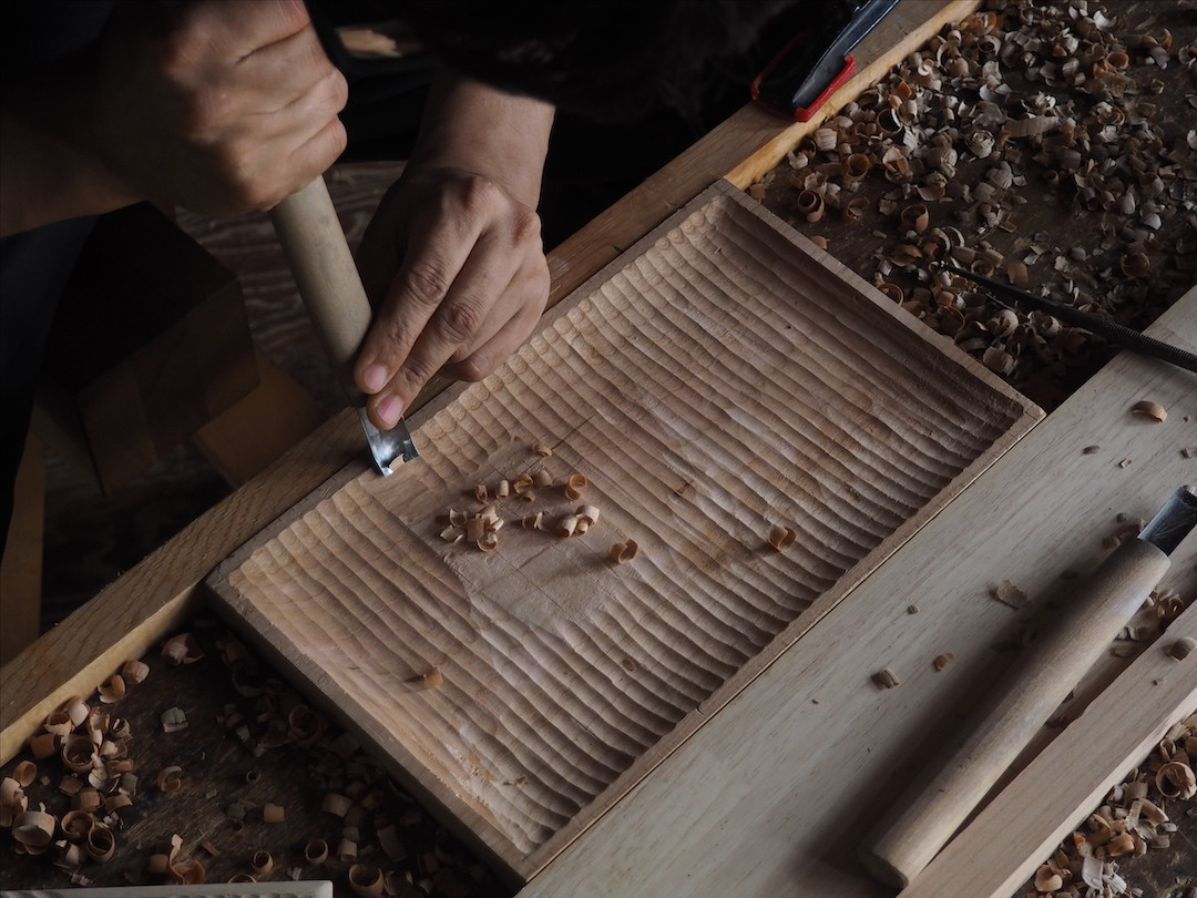 「技術を持った長野県の職人が長野県産材を使い、手仕事で丁寧に作る」