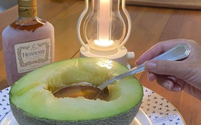 【先行予約】高知市 春野町産 マスクメロン 2玉 (約2.8kg~約3.4kg 箱重量込み) 