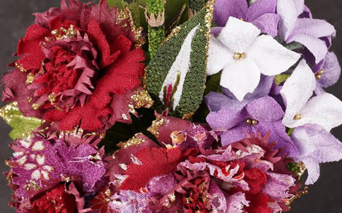 和装のカーネーション花飾りセット（紫）　母の日 らんまん 花 雑貨 造花 インテリア お祝い ギフト 贈答 人気 送料無料 高知