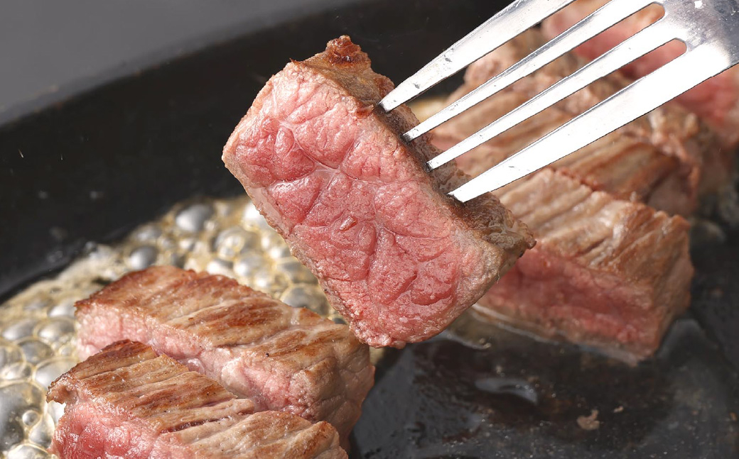 【3ヶ月毎2回定期便】 くまもとあか牛 モモステーキ 計約600g(約300g✕2回) 牛肉 お肉 和牛