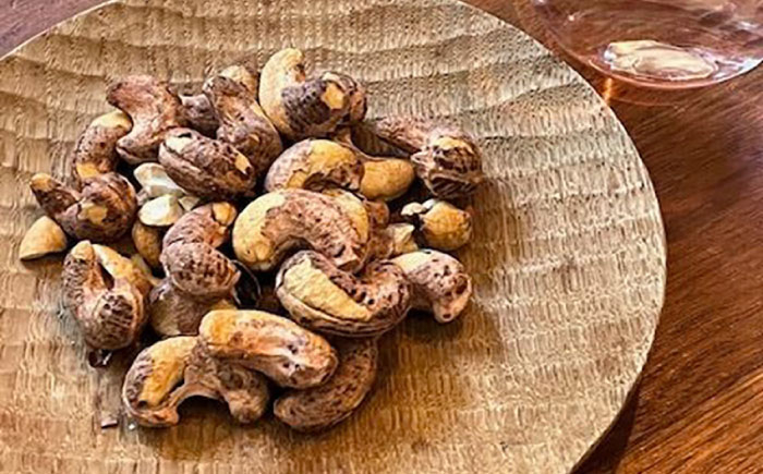 オトナ塩味が大人気!新たな味覚の扉を開く「うす皮付カシューナッツロースト 」約430g ×2袋  [ATCC010]