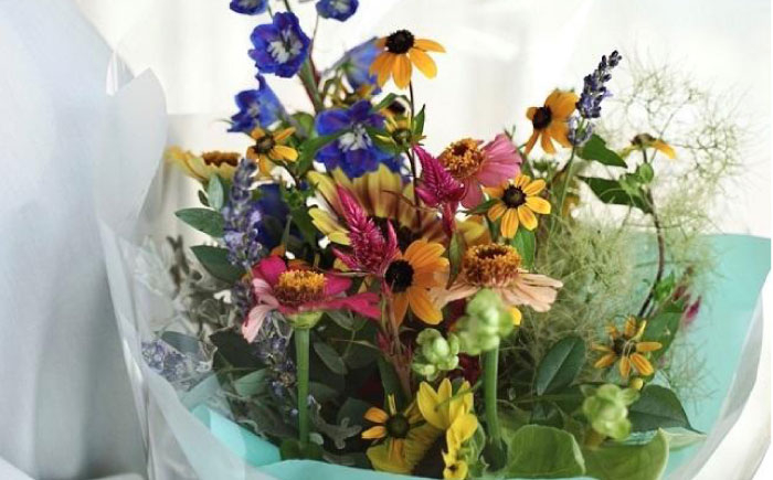 【12回定期便】生花花束 ブーケM初回花瓶付 【株式会社tomoni】 [ATCG022]