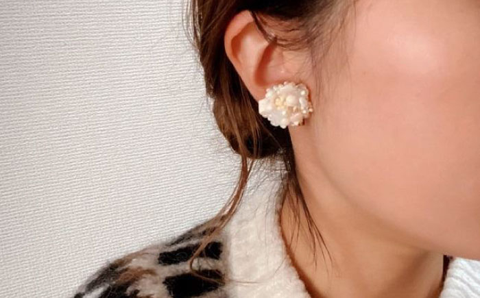 【宝石珊瑚】 (選べる) 赤、白、ピンク珊瑚の刺繍ピアス イヤリング 【株式会社ケンセン35】 [ATAR050-03]