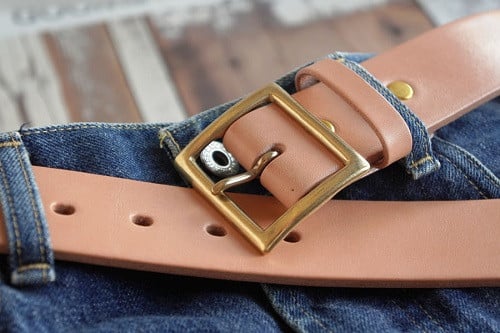 天然革ならではの経年変化を存分に楽しめます。