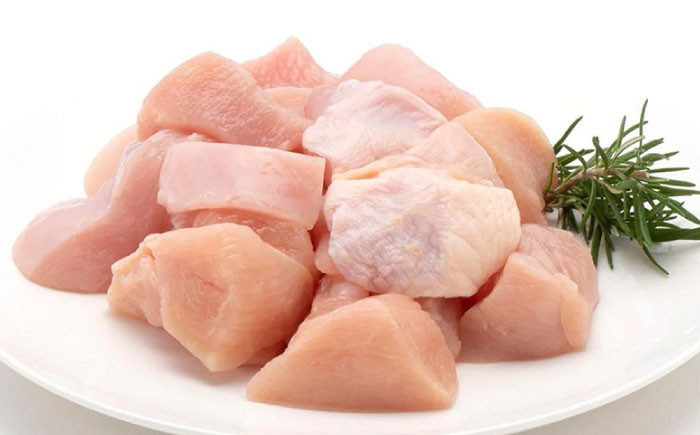 四万十鶏むね肉 切身約 2.4kg (約300g×8パック) カットでかんたん時短セット 【三栄ブロイラー販売株式会社】 