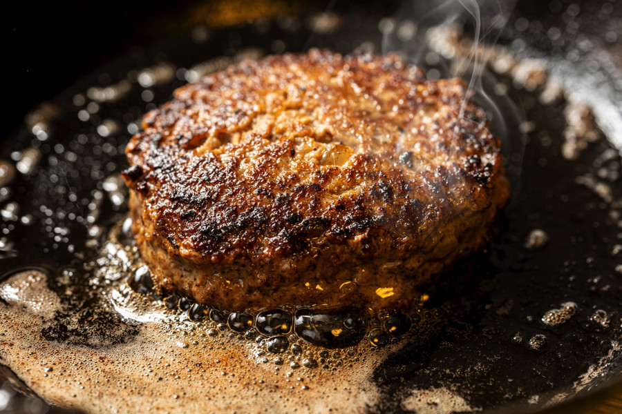 阿蘇高原牛を贅沢に100％使用したジューシーすぎるハンバーグ