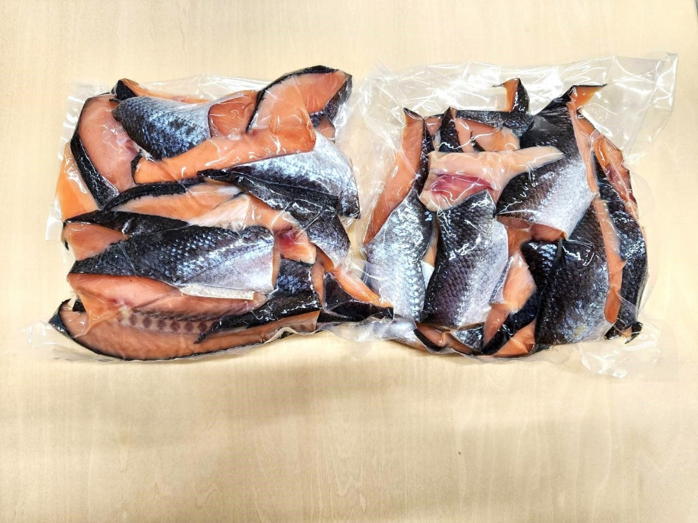 【訳あり】塩引鮭の切れ端 1kg×2袋