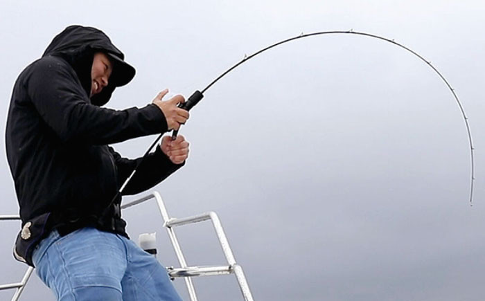 RAPIER (レイピア) 1FORCE 操作性と曲げのフルソリッドロッド (ジギング専用ベイトロッド)  [ATAK015]