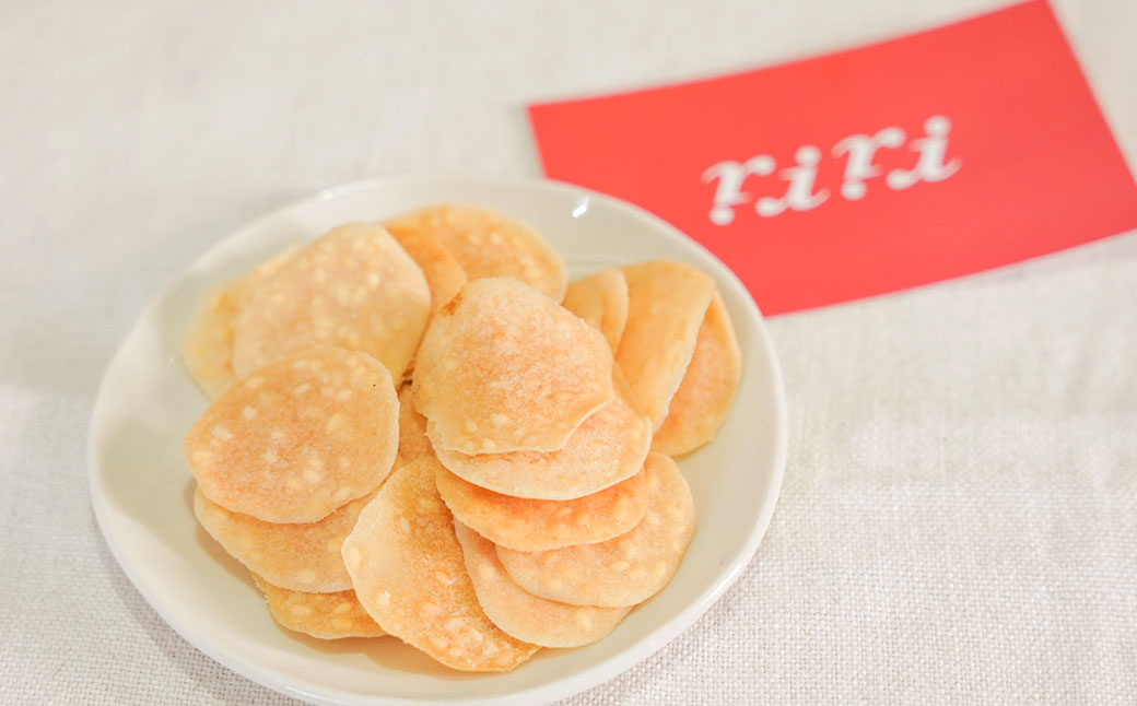 【1ヶ月毎7回定期便】 カムカムおこめチップス（鮭節） 計21個 （3個×7回）