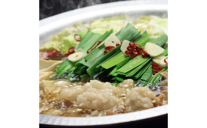 人気の鍋セット「九州醤油もつ鍋」と「博多水炊き」をセットで。