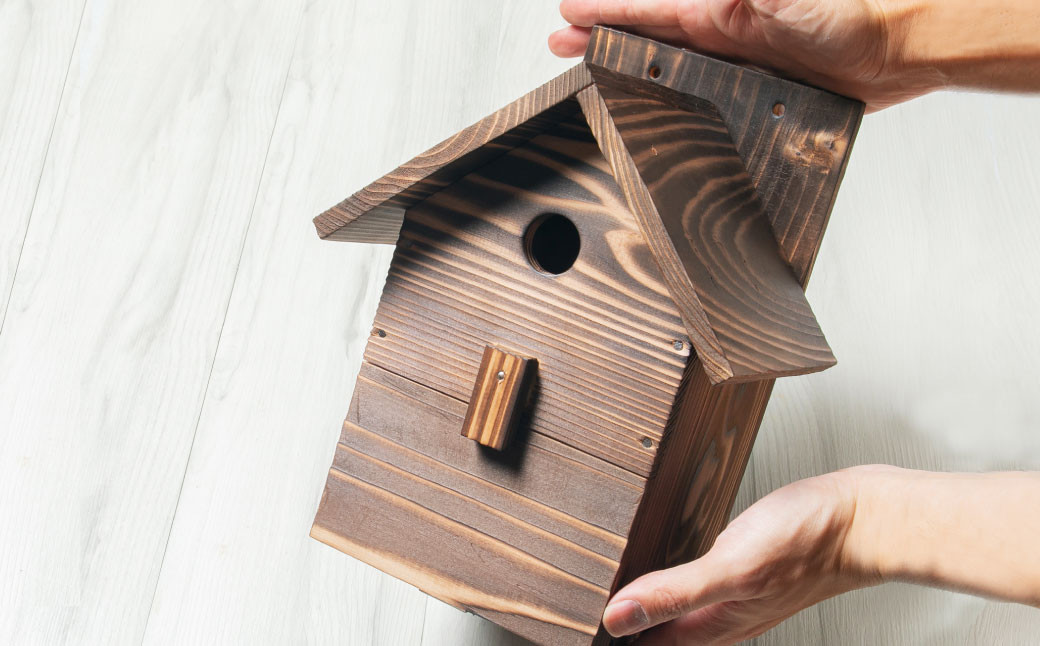 【野鳥用巣箱】職人手作り 焼き杉 バードハウス A（前扉タイプ）巣箱 (完成品)