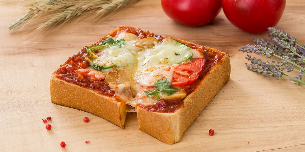 PIZZA-LAのこだわりがギュッと詰まった本格的なピザトーストソースです。