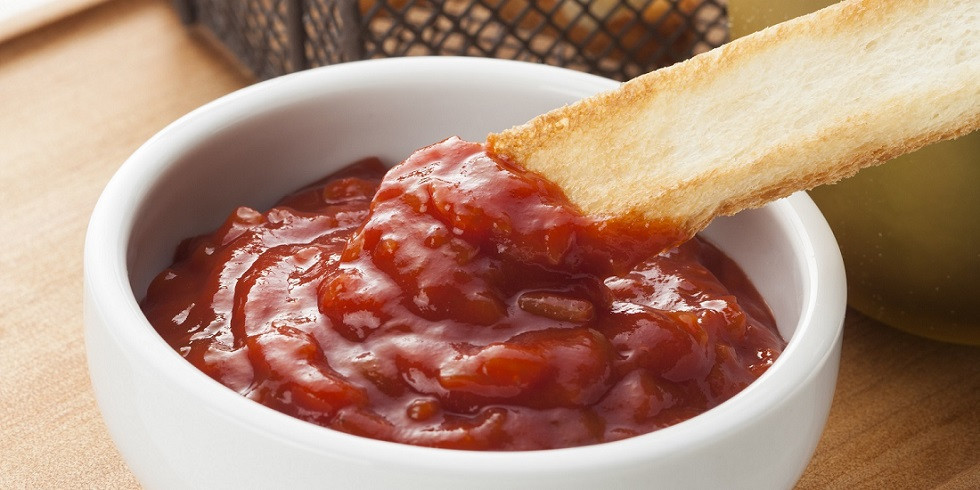 トマトの味わいをしっかりと感じる辛みをきかせたソースです。　