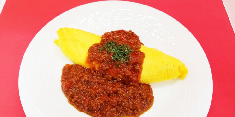 完熟トマトを使用し、たまねぎとにんじんの刻み野菜がたっぷり入ったケチャップです。　