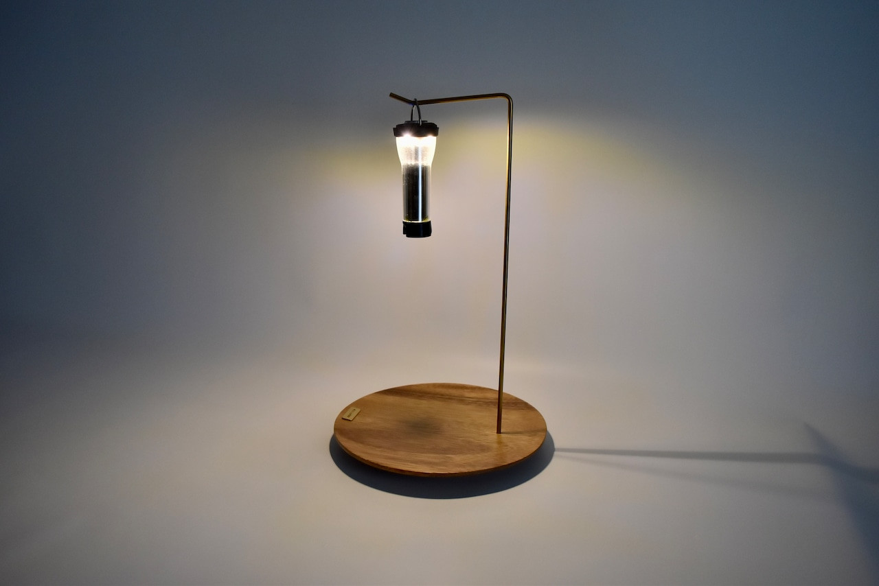 世界に一つだけのキャンプギア「ランタンスタンド"月虹"」