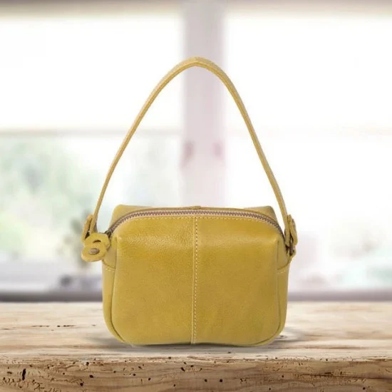  ライトグリーン