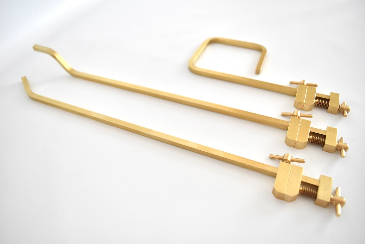 変幻自在の真鍮ギア、キャンプを極める4つの顔。