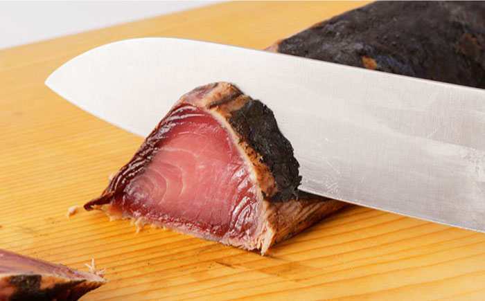 藁焼きかつおたたき(藁強め)　約300g×1節 / 真空パック 冷凍 カツオ 本格藁焼き 鰹たたき かつおタタキ 高知 香り 【