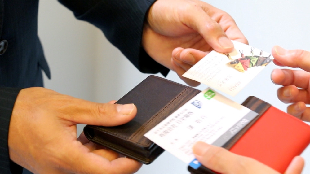 【こだわりの革アイテム】名刺ケース（チョコ）