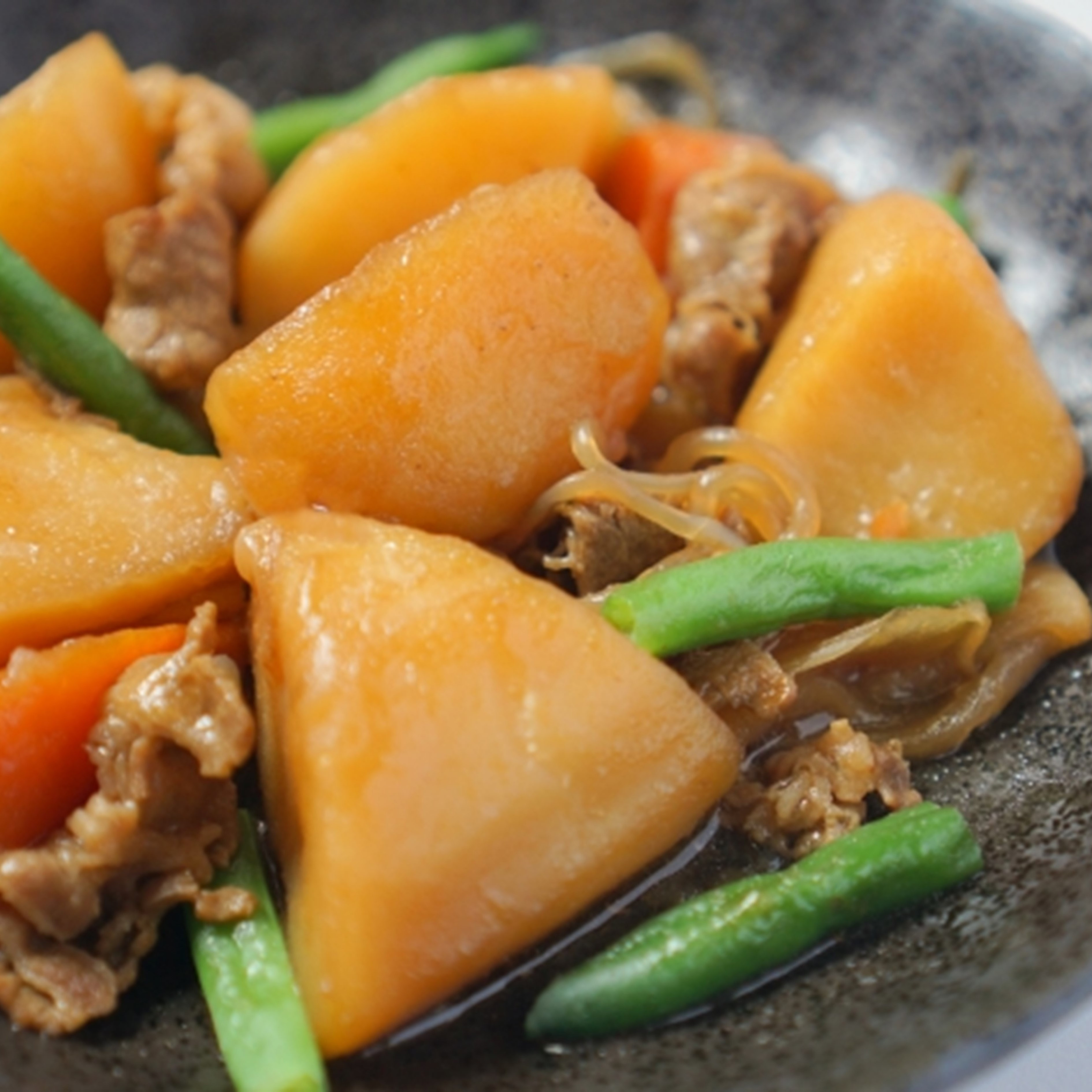 これも全て種いもなんです。秋の収穫が楽しみですぅ。