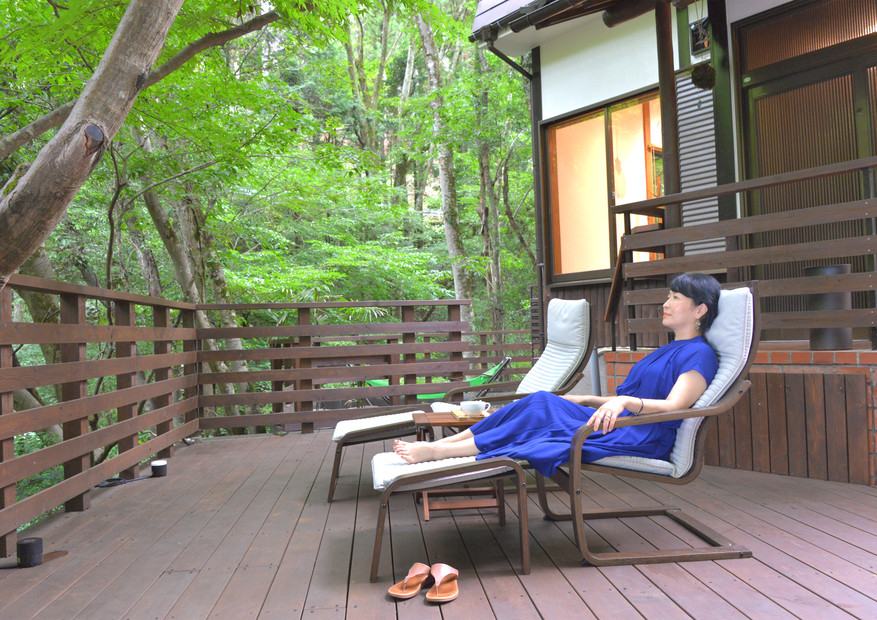 ウッドデッキで森林浴もできます。