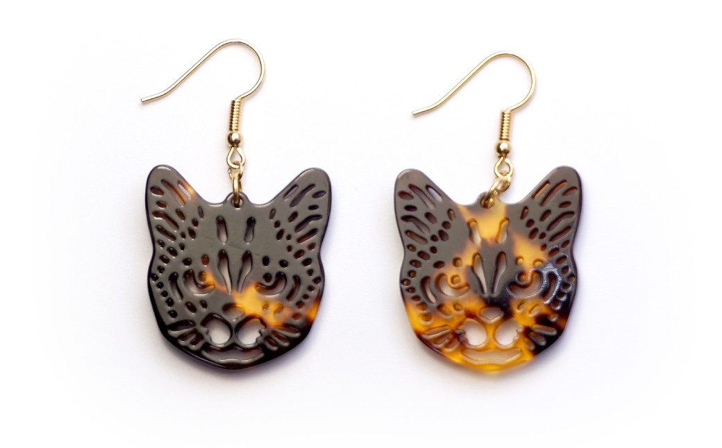 【べっ甲】まち猫ピアス