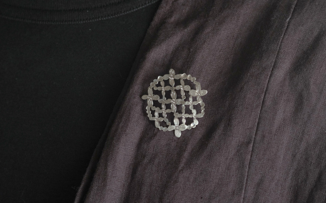 花と実 ブローチ 1個