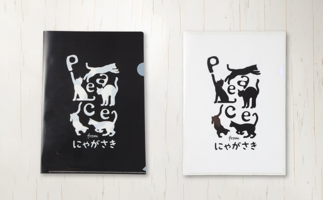 PEACEな ねこTシャツ(黒色・白色)各1枚・PEACEな ねこクリアホルダー(黒色・白色)各1枚・エコバッグ(青色)セット