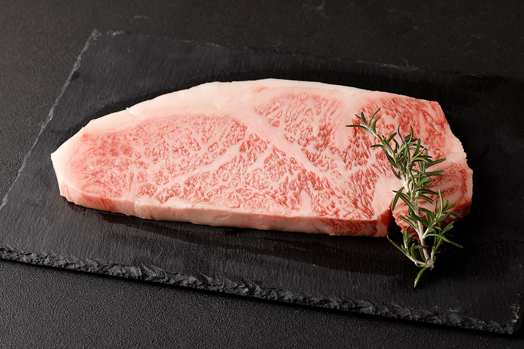 黒樺牛 【3回 定期便】 肉厚 サーロイン ステーキ 300g×1パック 計900g