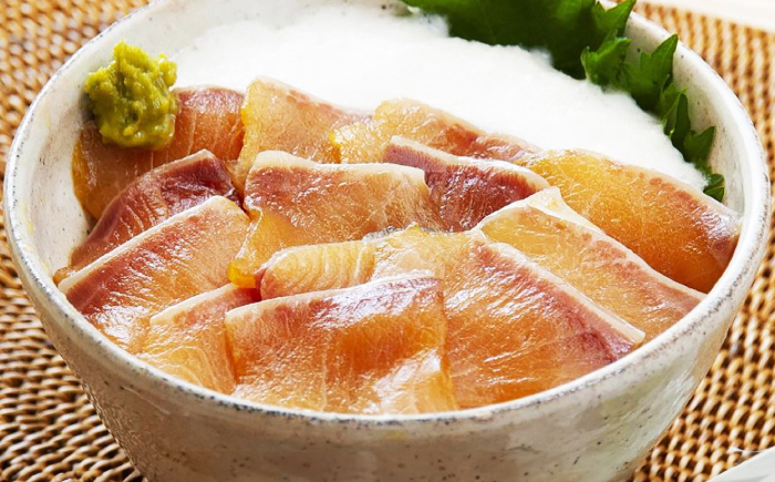 漬け丼 づけ丼 海鮮 わら焼き鰹 かんぱち ぶり 鯛 サバ 食べ比べ