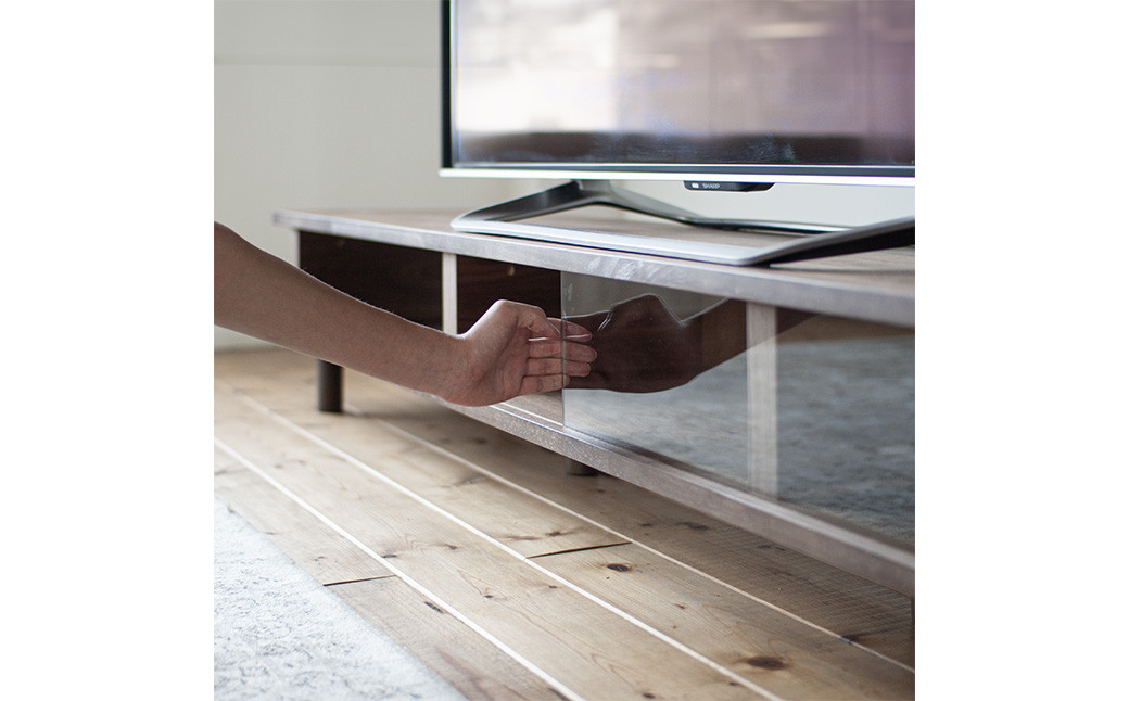 ウォルナット材のテレビボード【180cm】