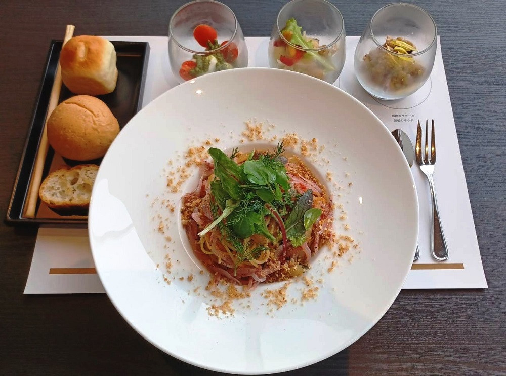 山麓エリア　レストラン「トラットリア伊豆パラディーゾ」ランチセット（パスタ）の一例