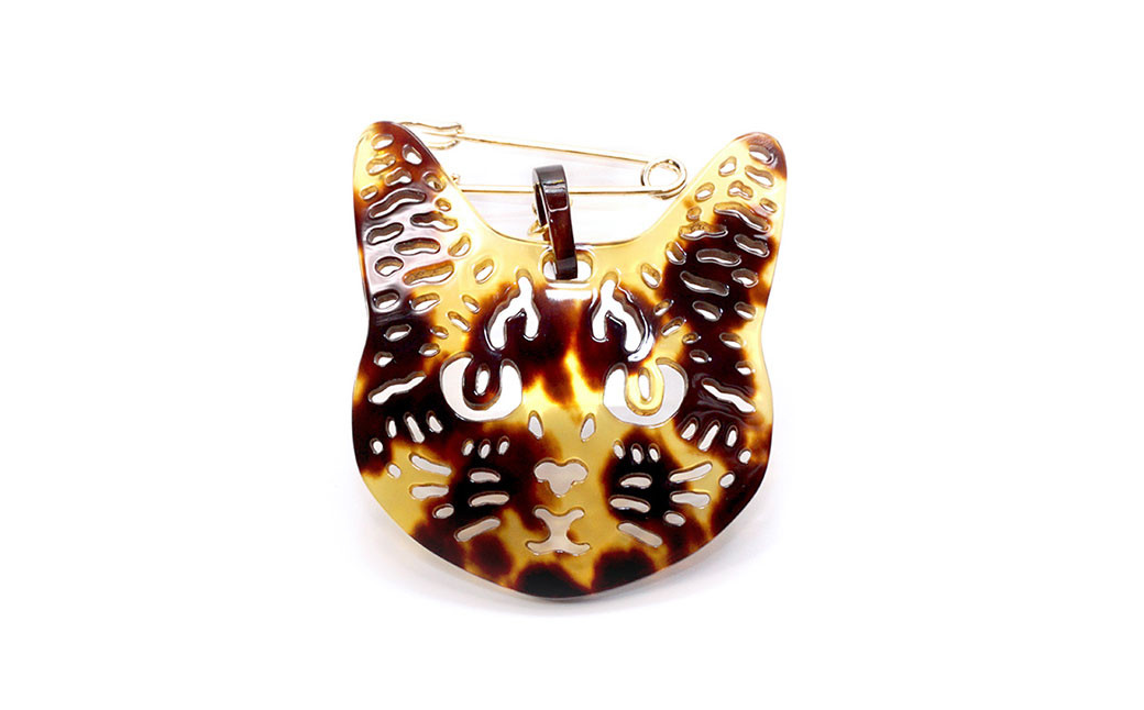 【べっ甲】すまし猫ブローチ 