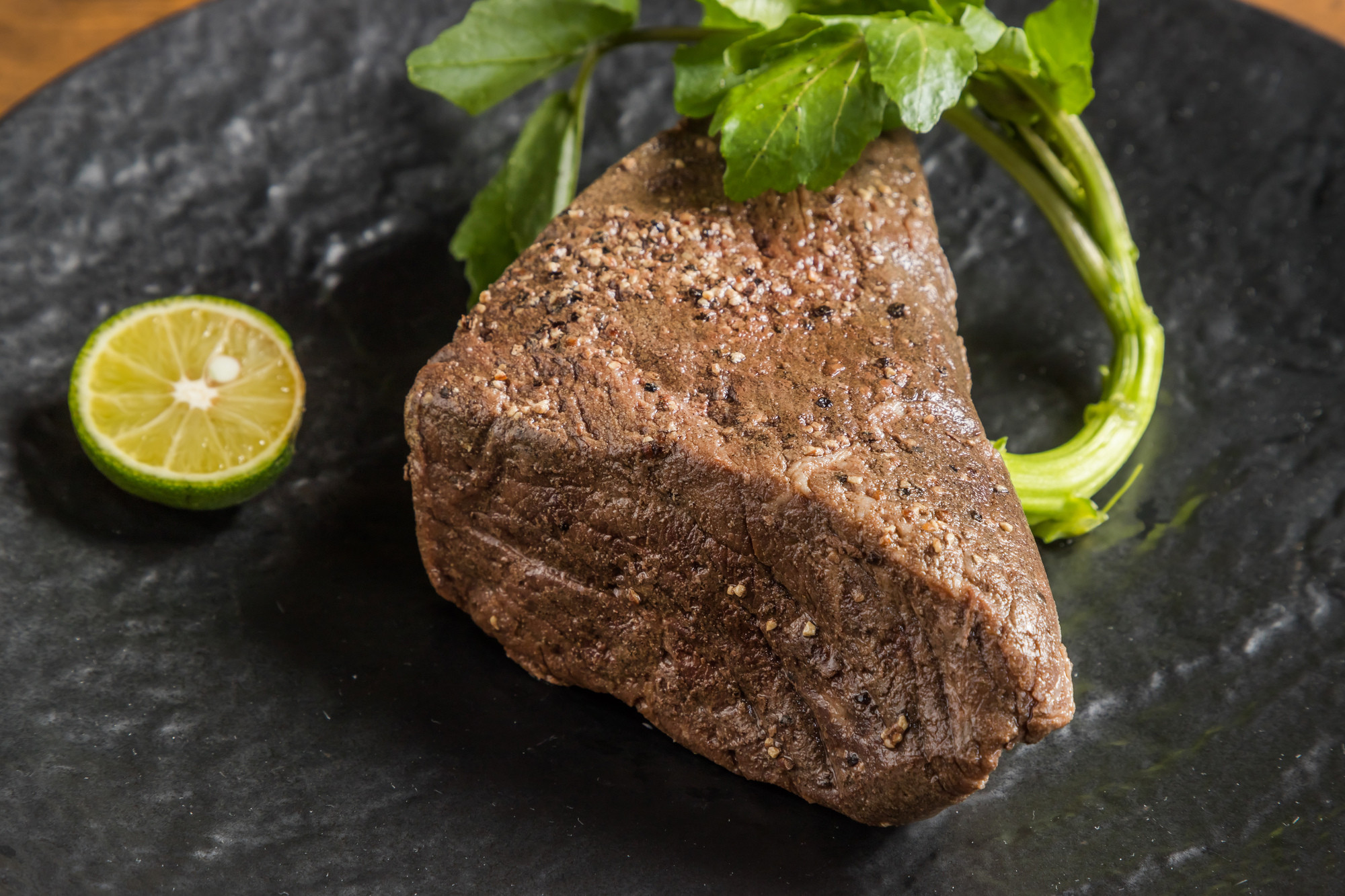 訳あり！ 博多和牛 モモブロック （ローストビーフ用等） 約500g～600g