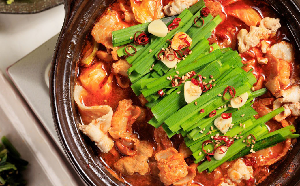 お家で本格韓国料理!韓国風もつ鍋とキンパの贅沢セット