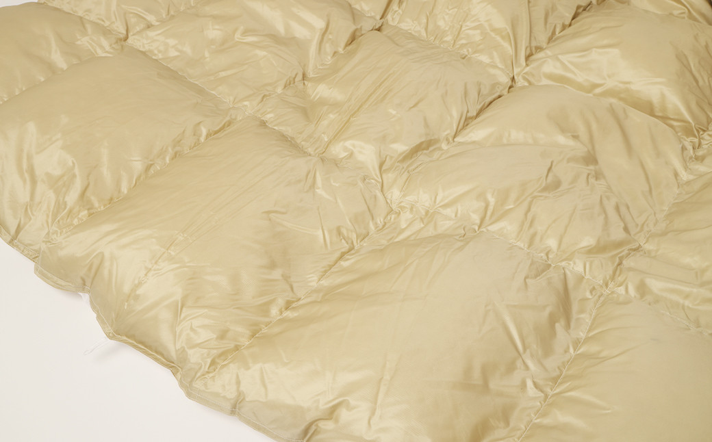 羽毛シュラフ( 寝袋 ) 封筒型 ホワイトダックダウン 93％ 生地： 撥水 ・ シレー加工 の30Dナイロン軽量