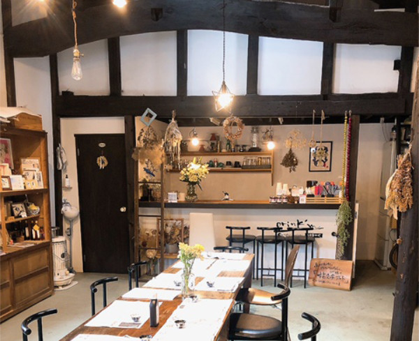 鳥羽市のなかまちにアトリエはカフェも併設