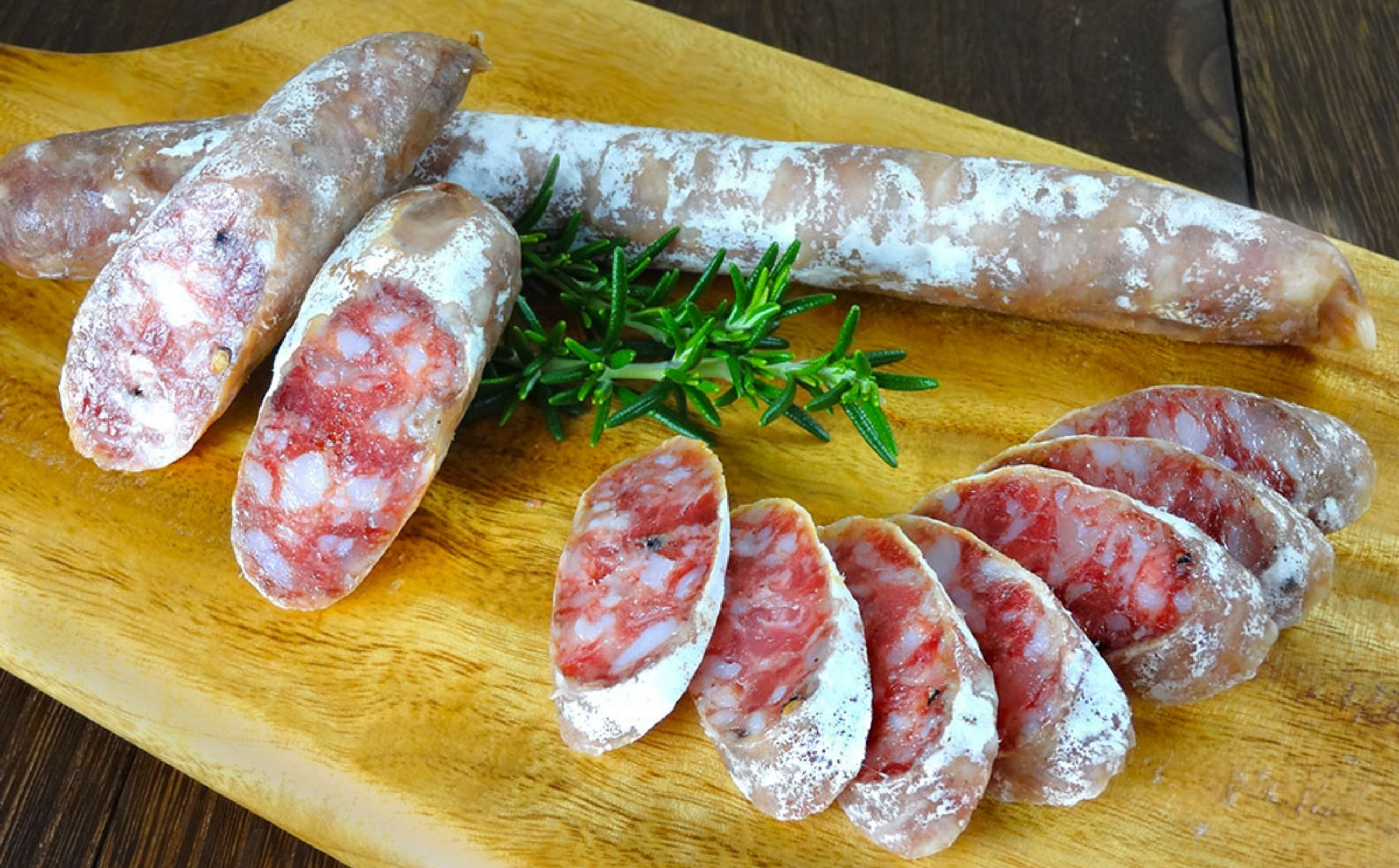 乳酸菌サラミ盛りつけ例※ハーブ、小物は返礼品に含まれません。