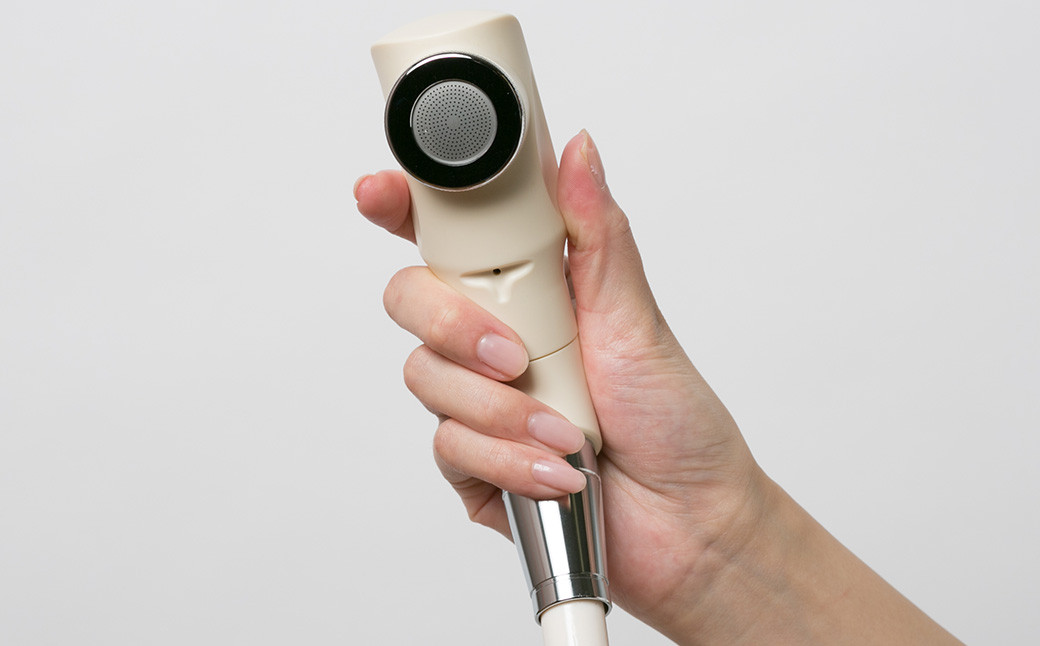 マイクロナノバブル シャワーヘッド laqua casa (新色：YUKIMI) | フクシマ化学 節水 保湿 静音 バス用品