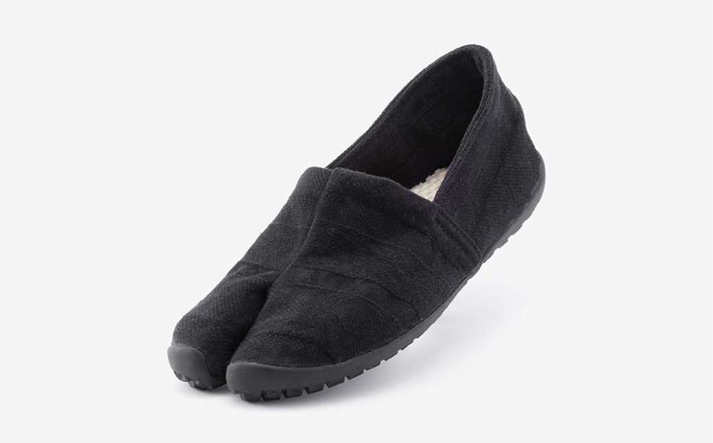 足袋型シューズ『たびりら』カラー：烏城【24.0cm】